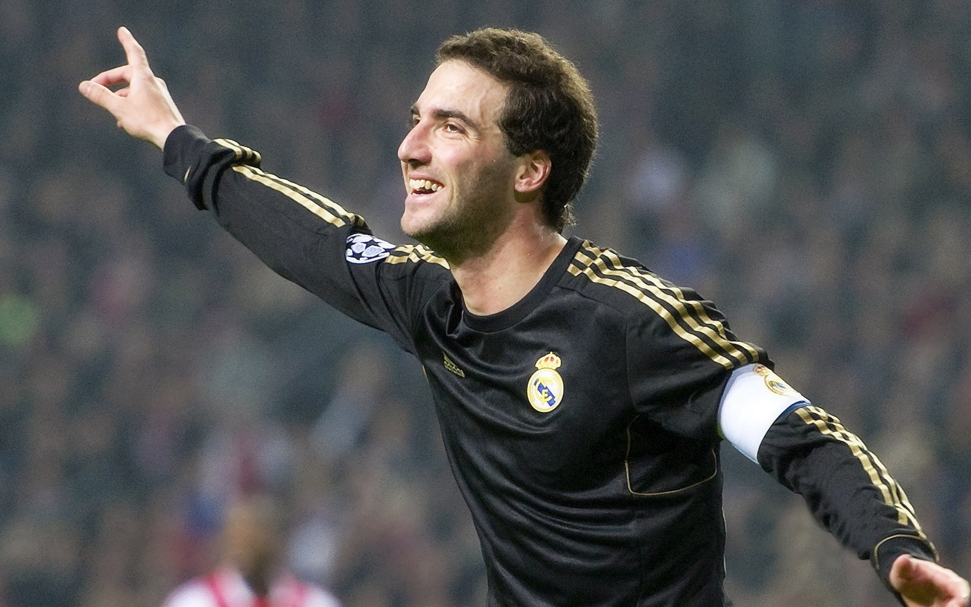 九游网页版官网-阿根廷防线再度零封对手，阿根廷战术